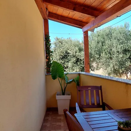 Tina Apartamento Kolan